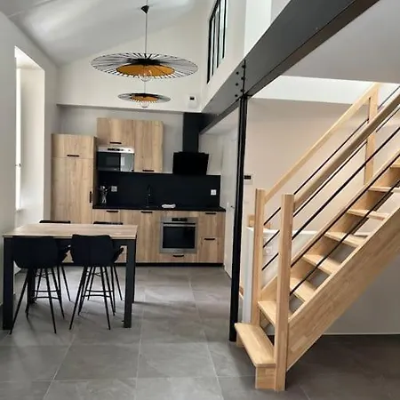 Centre, Superbe Triplex Appartement *